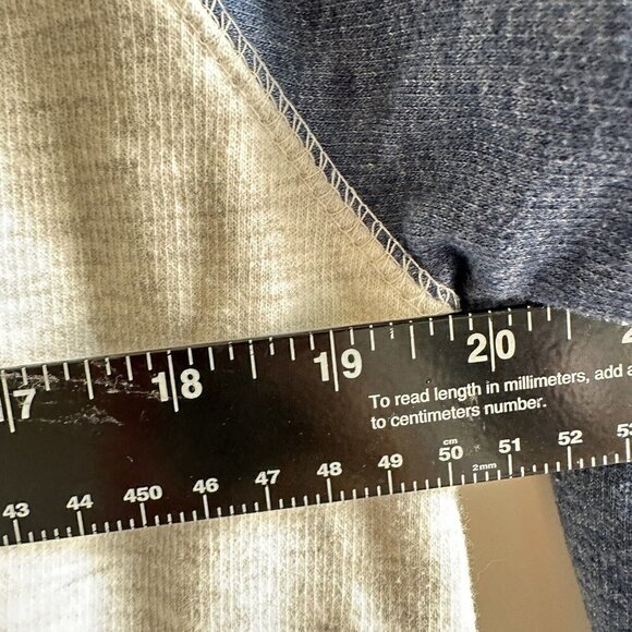 Universal Studios Captain America Marvel Pullover‎ Hoodie Size Medium Sweatshirt - Picture 8 of 9